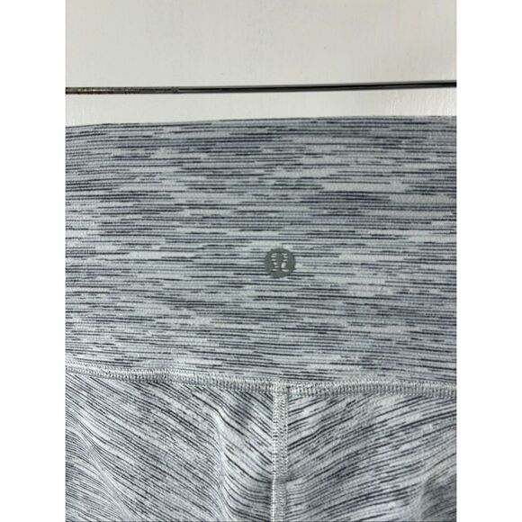 Lululemon Wunder Under in Light Gray Size 4 - Picture 4 of 6